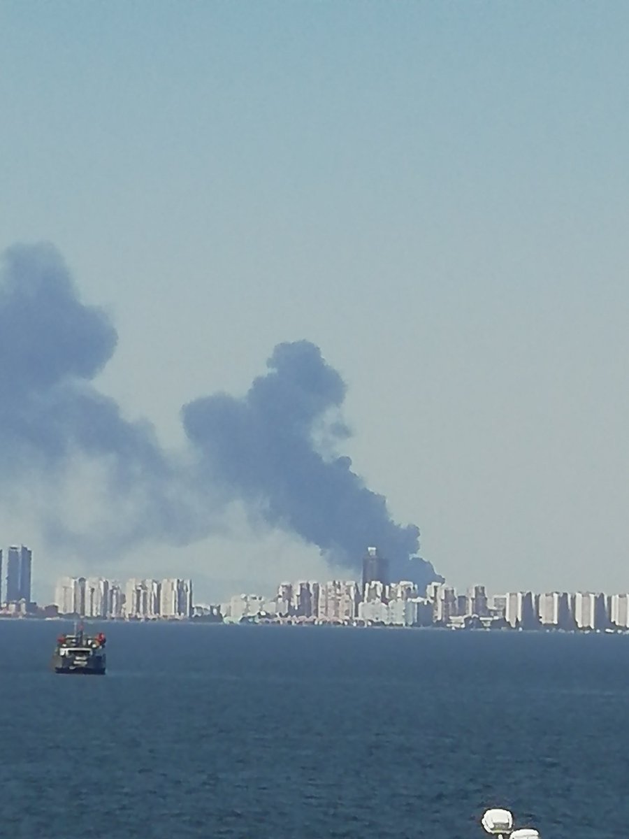 Son dakika! Çiğli'de plastik fabrikası alev alev yandı