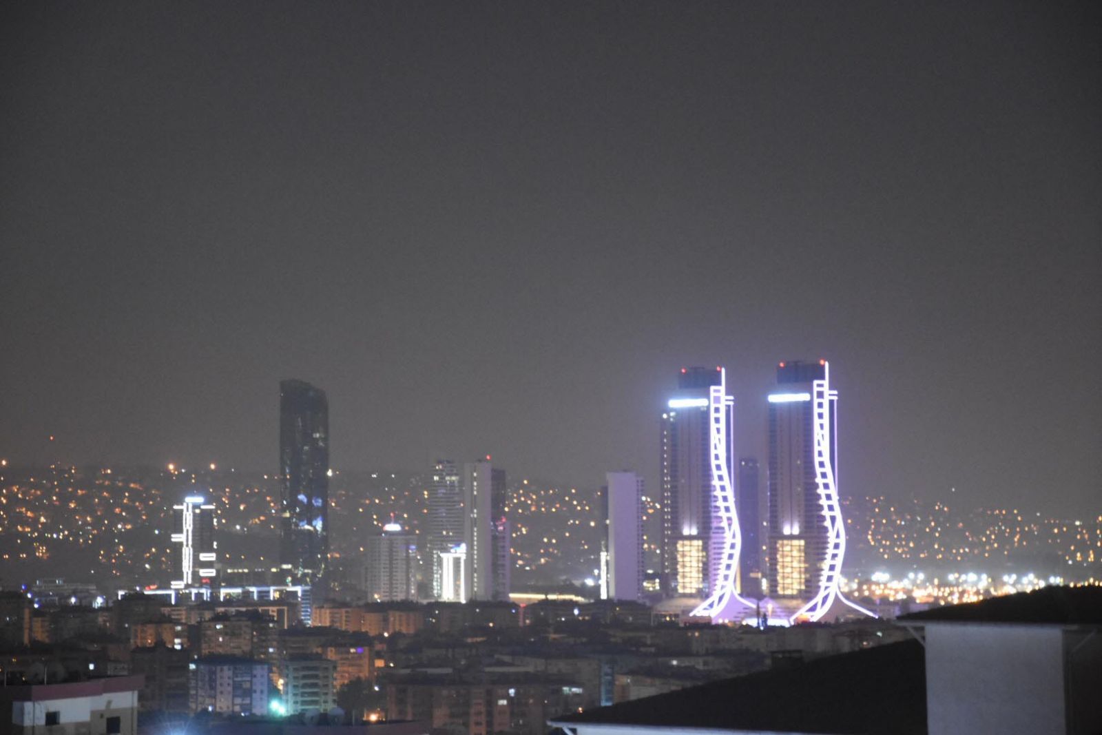 İzmir yanık kokusu ile korktu