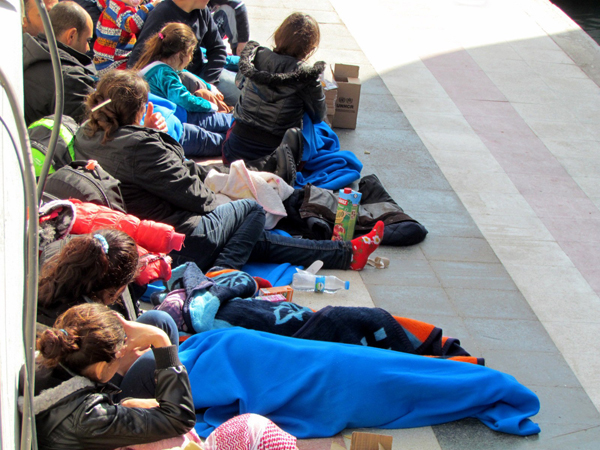 İzmir’de dev göçmen operasyonu! İzmir’de dev göçmen operasyonu!