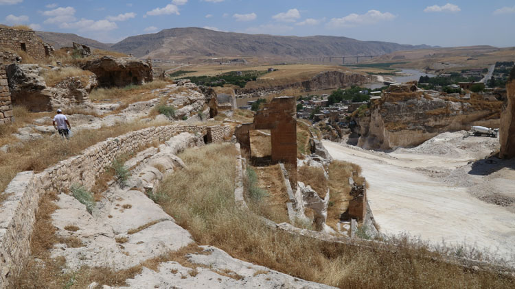 Tarihi Hasankeyf Kalesi'ne tekneyle ulaşılacak