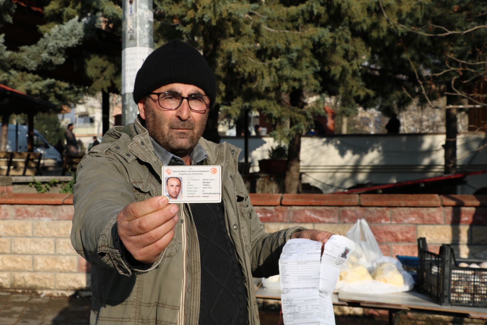 İş kazası mağduru oldu, çocuklarının eğitimi için seyyar satıcılığa başladı