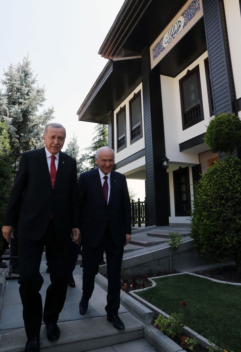 Cumhurbaşkanı Erdoğan, Bahçeli'yi evinde ziyaret etti
