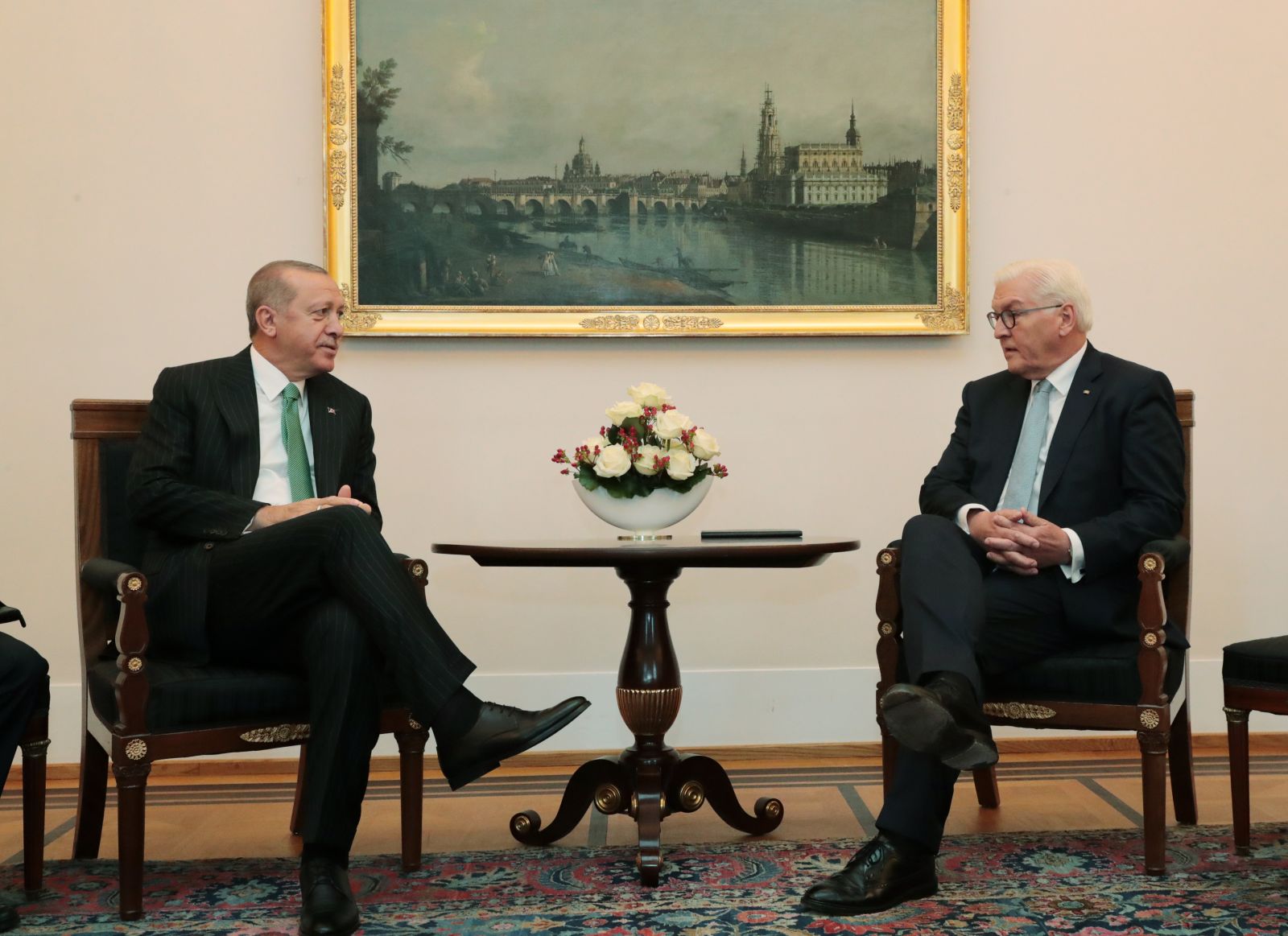 Cumhurbaşkanı Erdoğan, Steinmeier tarafından resmi törenle karşılandı