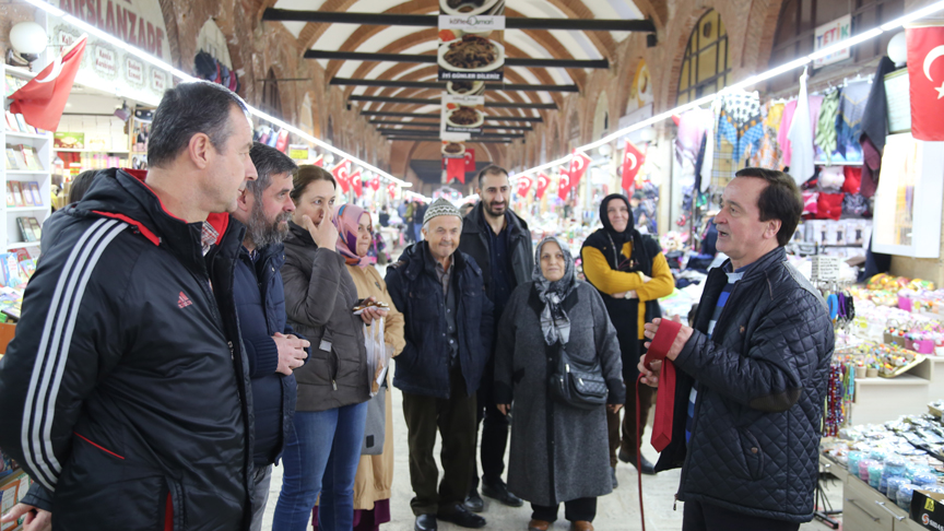'Jet kravatçı'nın neşeli mesaisi