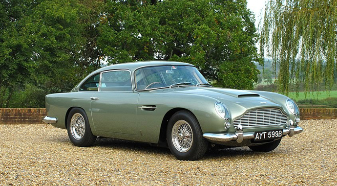 James Bond hatıraları müzayedede