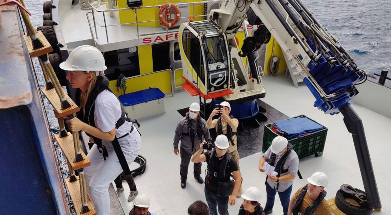 Ukrayna'dan çıkan ilk tahıl yüklü gemi İstanbul Boğazı'nda: Razoni'de denetimler bitti Ukrayna'dan çıkan ilk tahıl yüklü gemi İstanbul Boğazı'nda: Razoni'de denetimler bitti