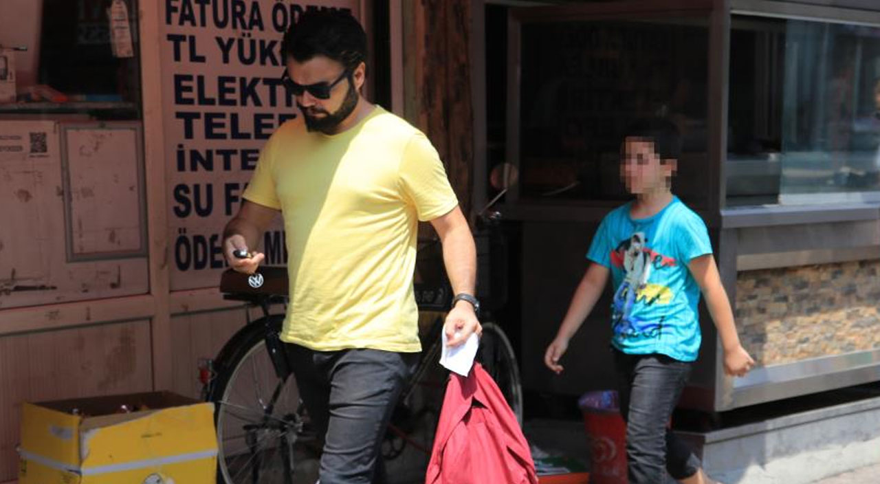 Adana'da acı olay! Anneleri tarafından kebapçıya terk edilen 3 çocuğun gözyaşları yürek sızlattı Adana'da acı olay! Anneleri tarafından kebapçıya terk edilen 3 çocuğun gözyaşları yürek sızlattı