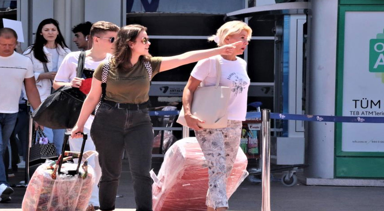 Antalya 3 ayda rekor kırdı! Turist sayısı 4’e katlandı Antalya 3 ayda rekor kırdı! Turist sayısı 4’e katlandı