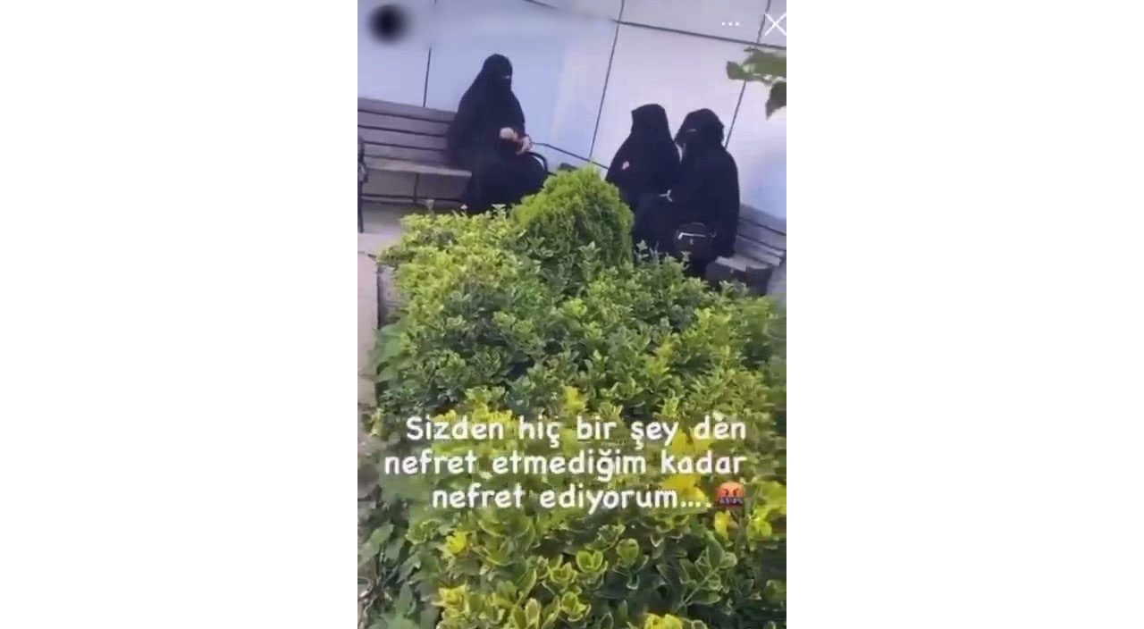 Çarşaflı kadınlara yönelik tepki çeken paylaşım yapmıştı: Vali talimat verdi, açığa alındı Çarşaflı kadınlara yönelik tepki çeken paylaşım yapmıştı: Vali talimat verdi, açığa alındı