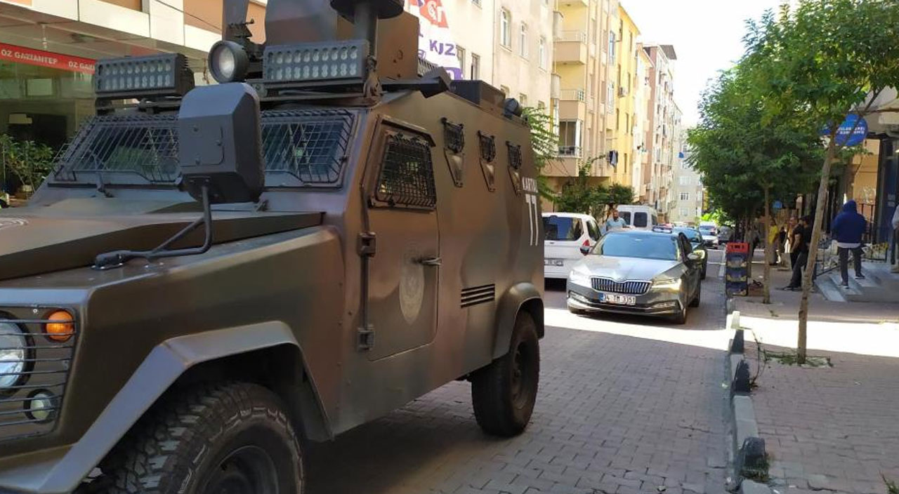 Son dakika haberi... Fatih'te korku dolu anlar! Gece 2 kişiyi öldüren saldırgan 2 polis memurunu yaraladı