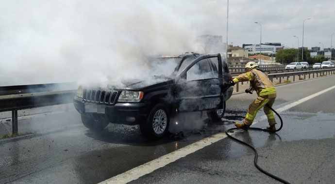 TEM otoyolunda lüks cip alev alev yandı