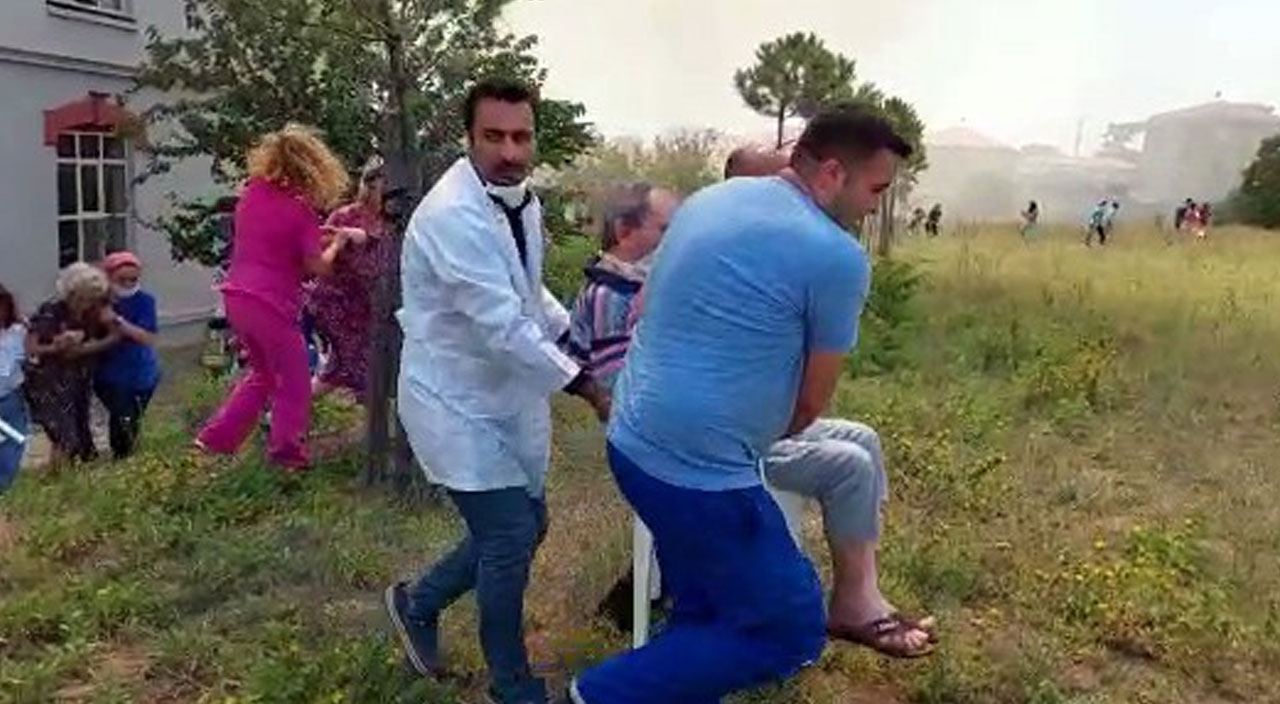 Zeytinburnu'nda hastanede yangın! Yangın söndürüldü, hastanenin çatısı çöktü