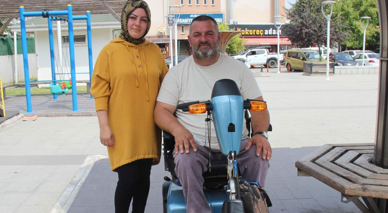 İnanılmaz görüntüler! Kahraman kadın refleksi ile hem eşini  hem de yaşlı kadını kurtardı
