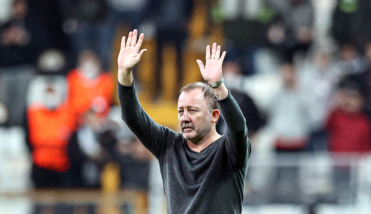 Beşiktaş, Sporting Lizbon'a 4-1 yenildi