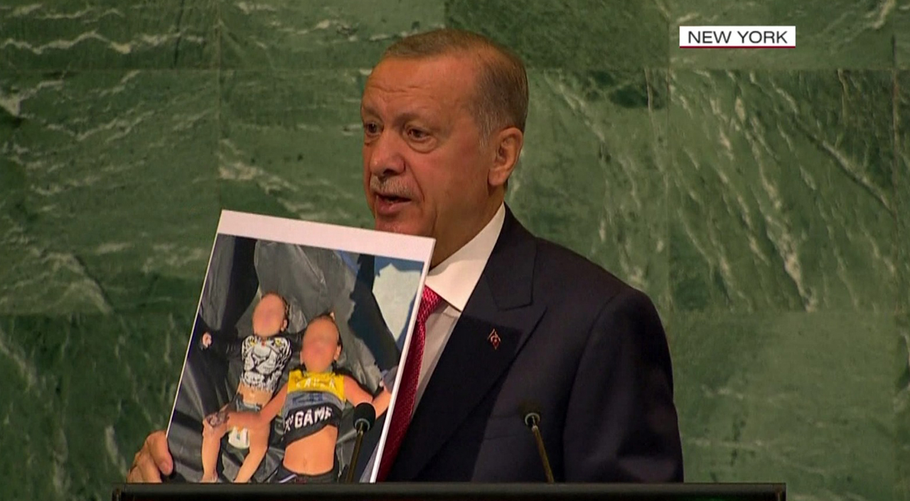 Erdoğan BM’de fotoğraflarla konuştu: Yunanistan Ege’yi mülteci mezarlığına çeviriyor