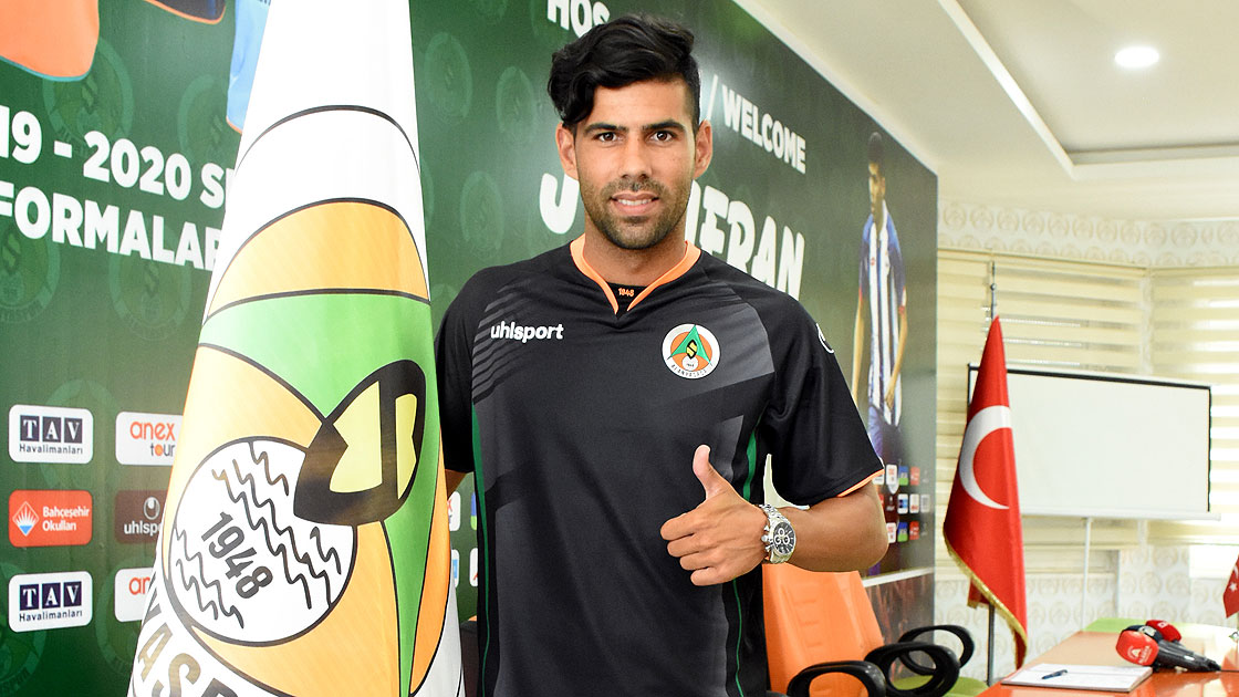 Juanfran resmen Alanyaspor'da