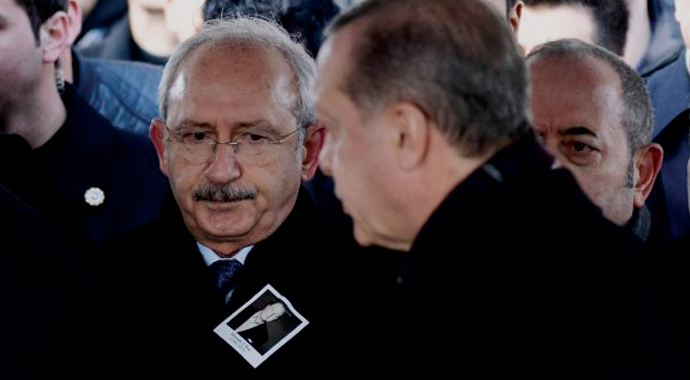 İHA muhabiri, Kılıçdaroğlu'nun Erdoğan'a bakışını yine yakaladı İHA muhabiri, Kılıçdaroğlu'nun Erdoğan'a bakışını yine yakaladı