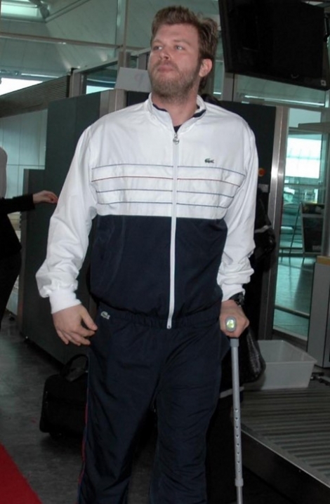 Evlilik yaramadı! Kıvanç'a ameliyat yolu göründü Evlilik yaramadı! Kıvanç'a ameliyat yolu göründü