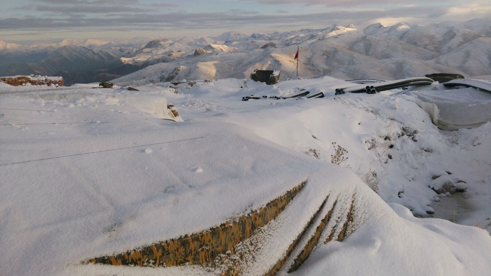 Kato kahramanları kar, çamur dinlemiyor