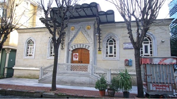 Pardösü mü baktınız bayan?