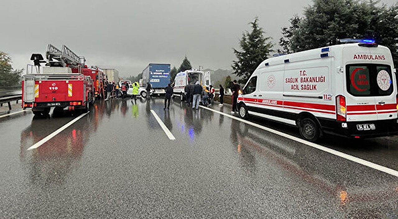 Anadolu Otoyolu'nda korkutan kaza! 15 araç birbirine girdi