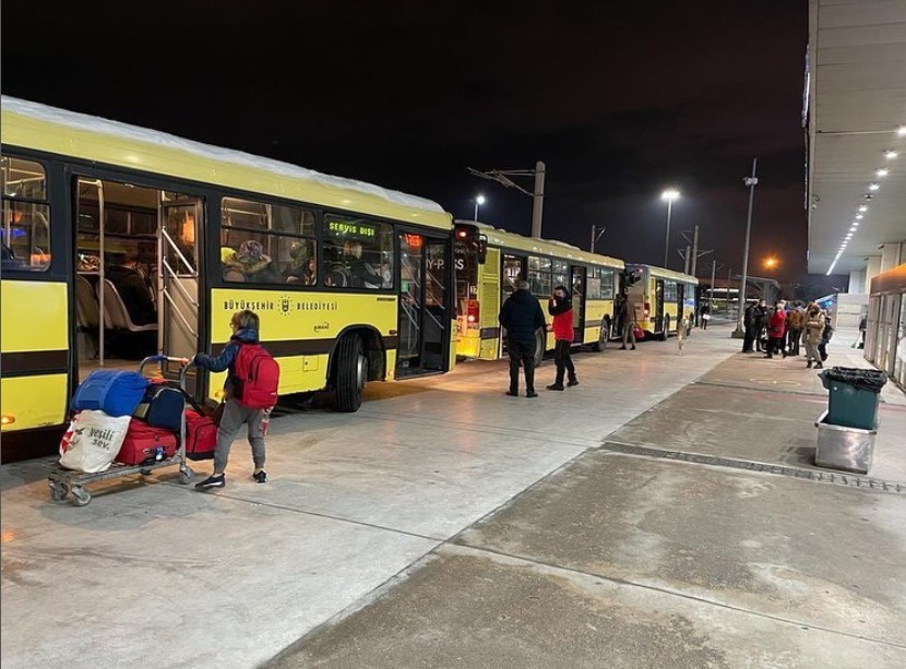Bursa'da kalan İstanbul yolcuları yurtlara yerleştirildi