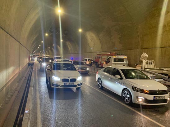 Sabiha Gökçen Havalimanı yolunda zincirleme kaza! Çok sayıda yaralı var