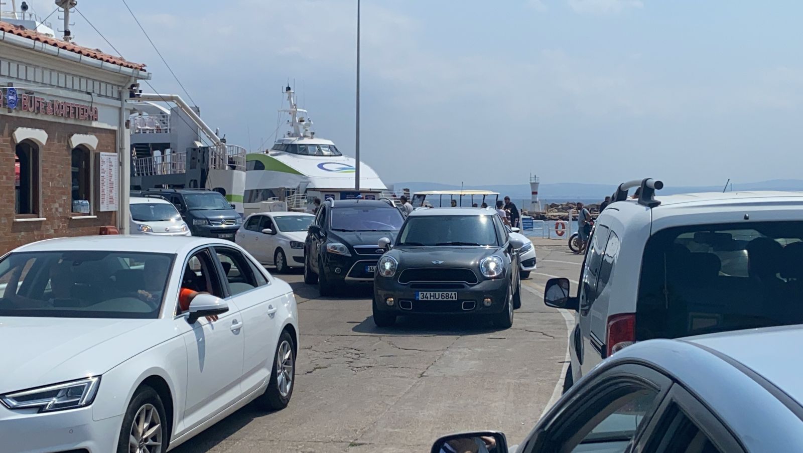 Adım atacak yer kalmadı, akın akın geliyorlar