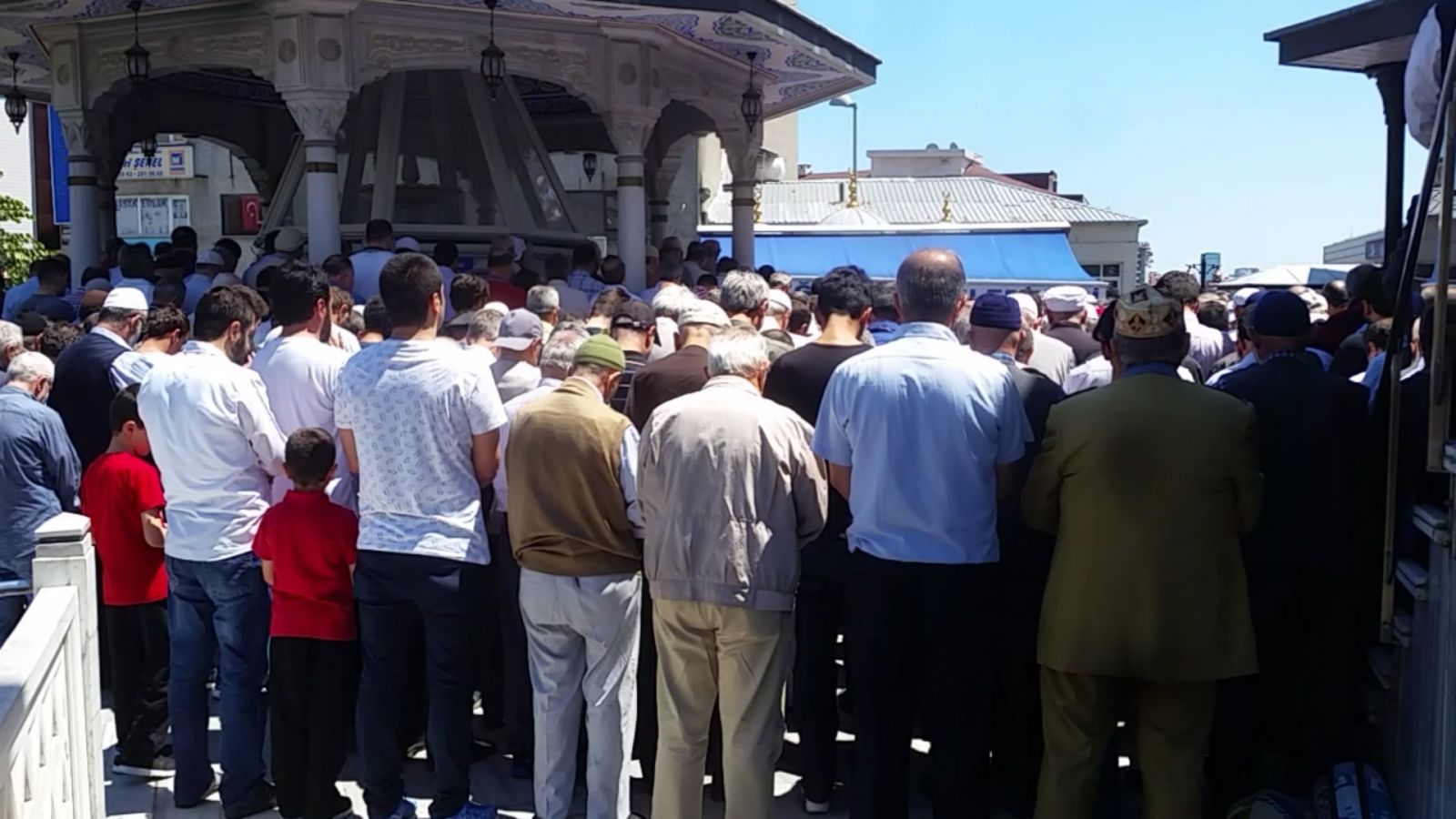 İstanbul'da kamyonet dehşeti: 1 ölü, 1 yaralı