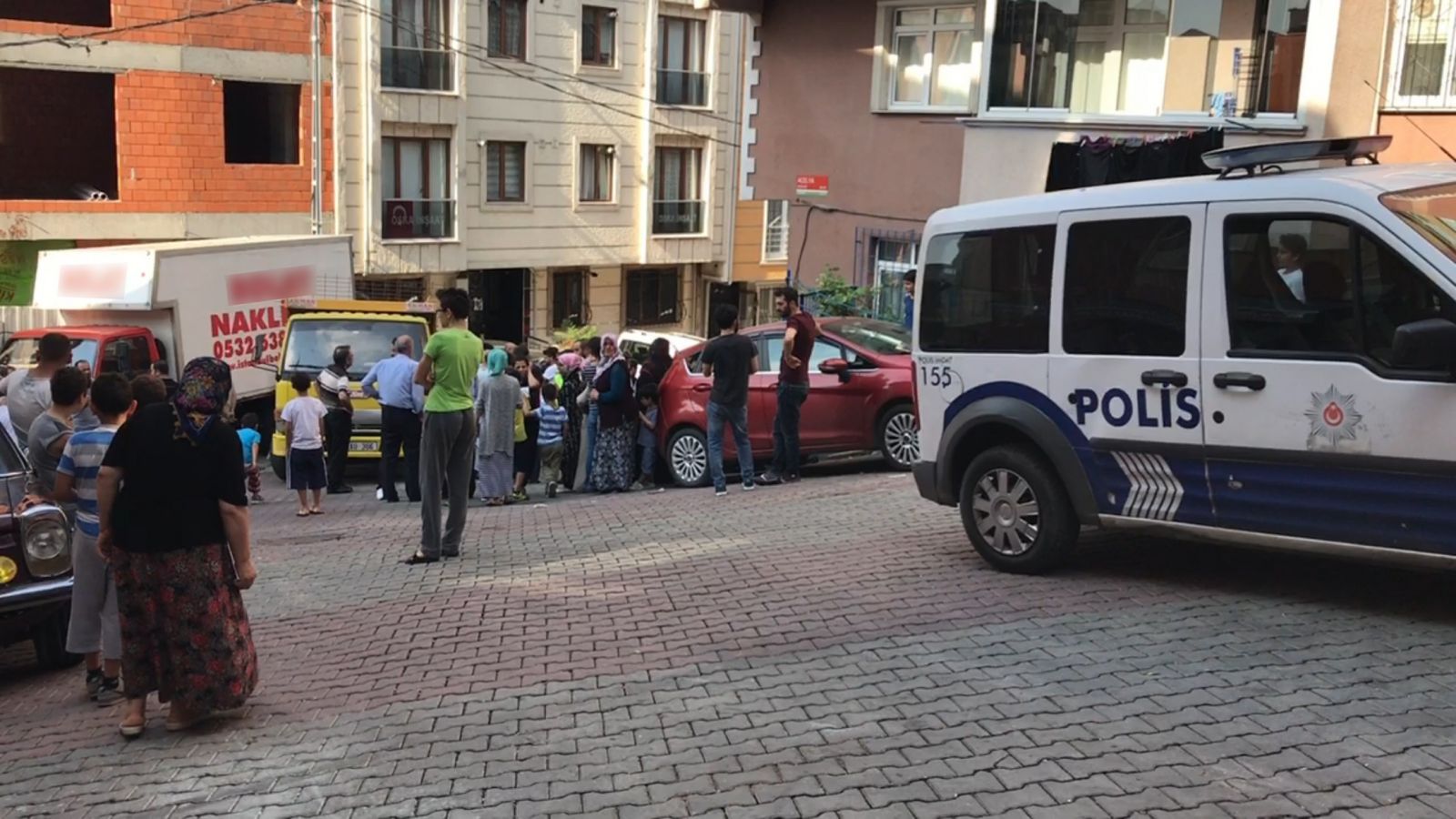 İstanbul'da kamyonet dehşeti: 1 ölü, 1 yaralı
