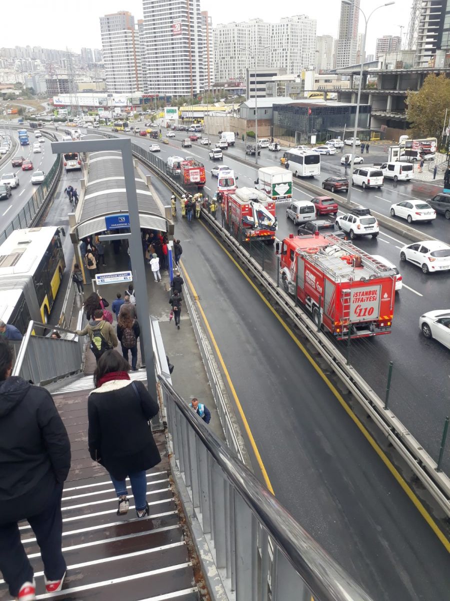 Esenyurt'ta metrobüs kazası: 6 yaralı