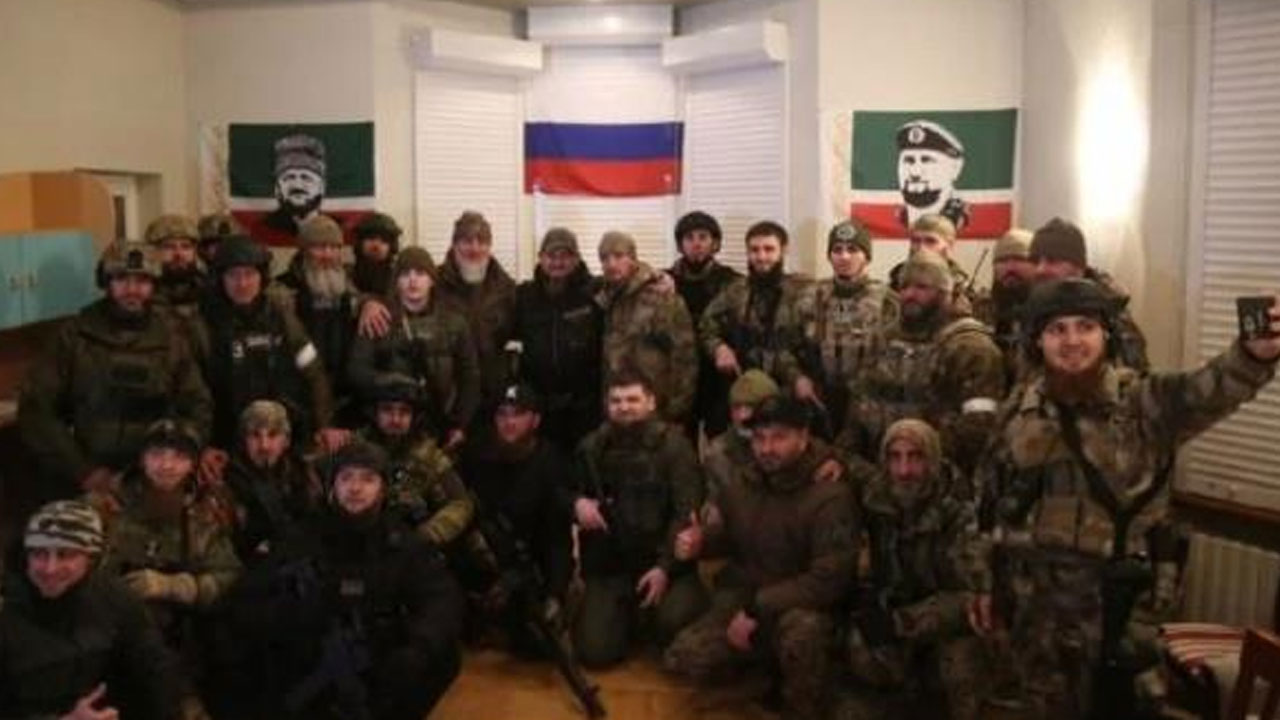 Çeçen lider dünya basınında: Ukrayna’ya gidip savaşçılarıyla poz verdi