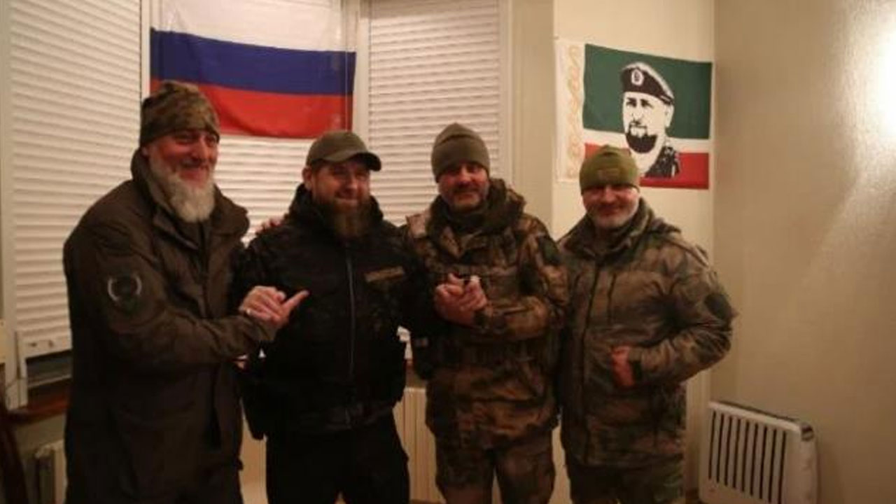 Çeçen lider dünya basınında: Ukrayna’ya gidip savaşçılarıyla poz verdi