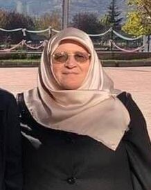 Yaşlı kadın, cam silerken 10. kattan düşerek öldü