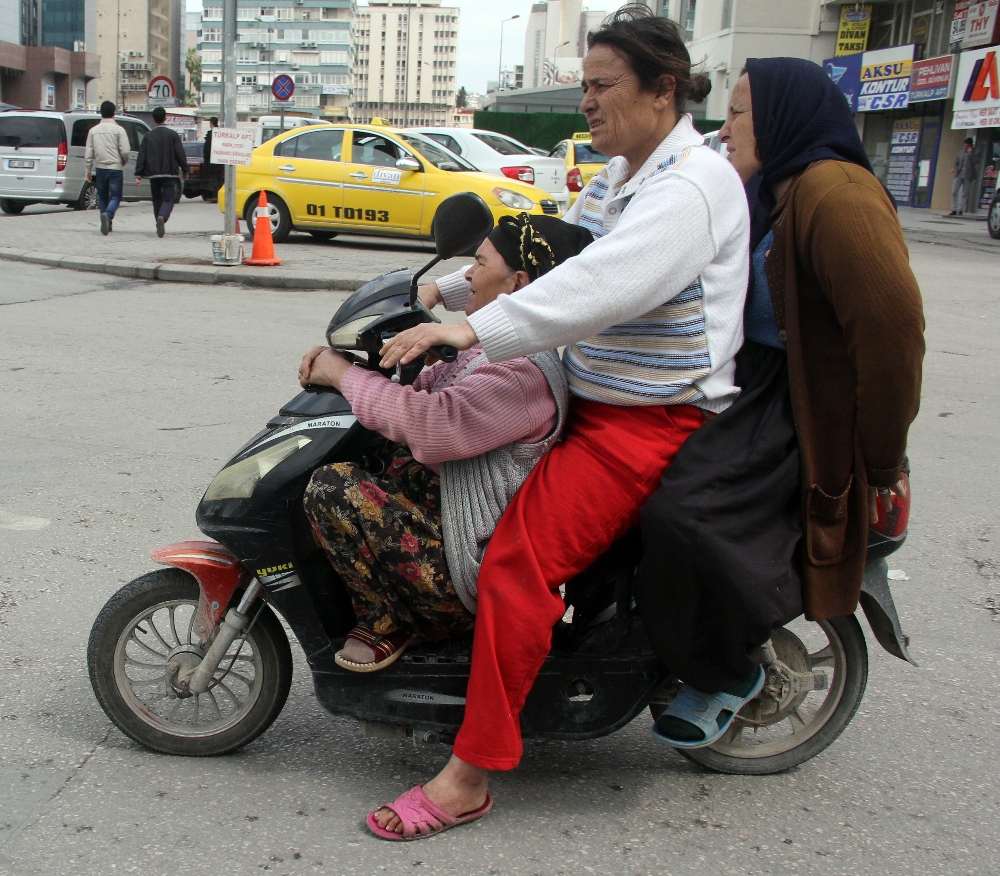 Kadınların tehlikeli yolculuğu! 3'ü birden...