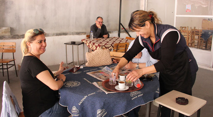 Kim demiş ‘kadından kahveci olmaz’ diye