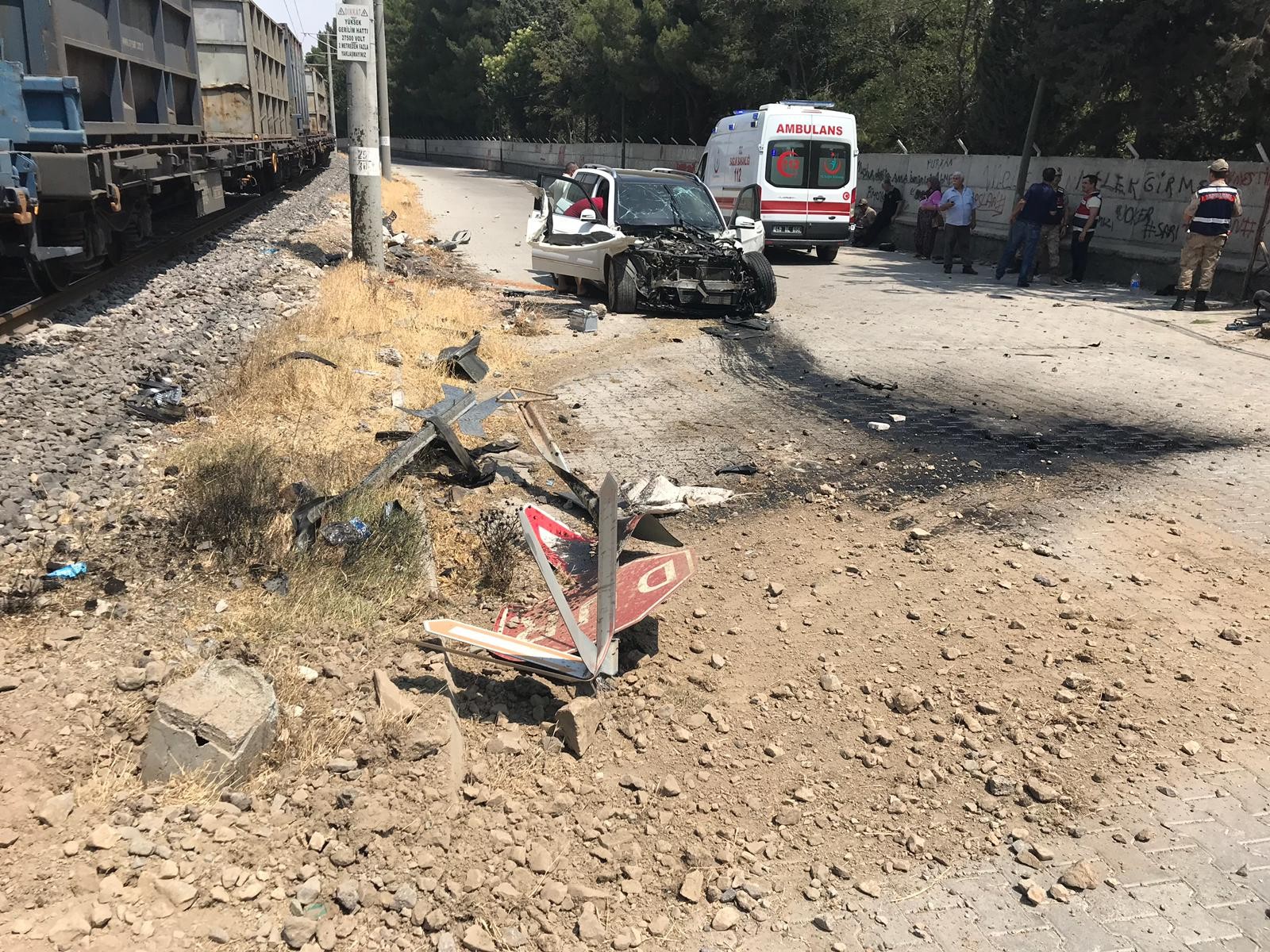 Kahramanmaraş’ta yük treni otomobile çarptı: 5 yaralı