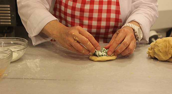 Cebinde 9 lirası varken ''İş Kadını'' oldu