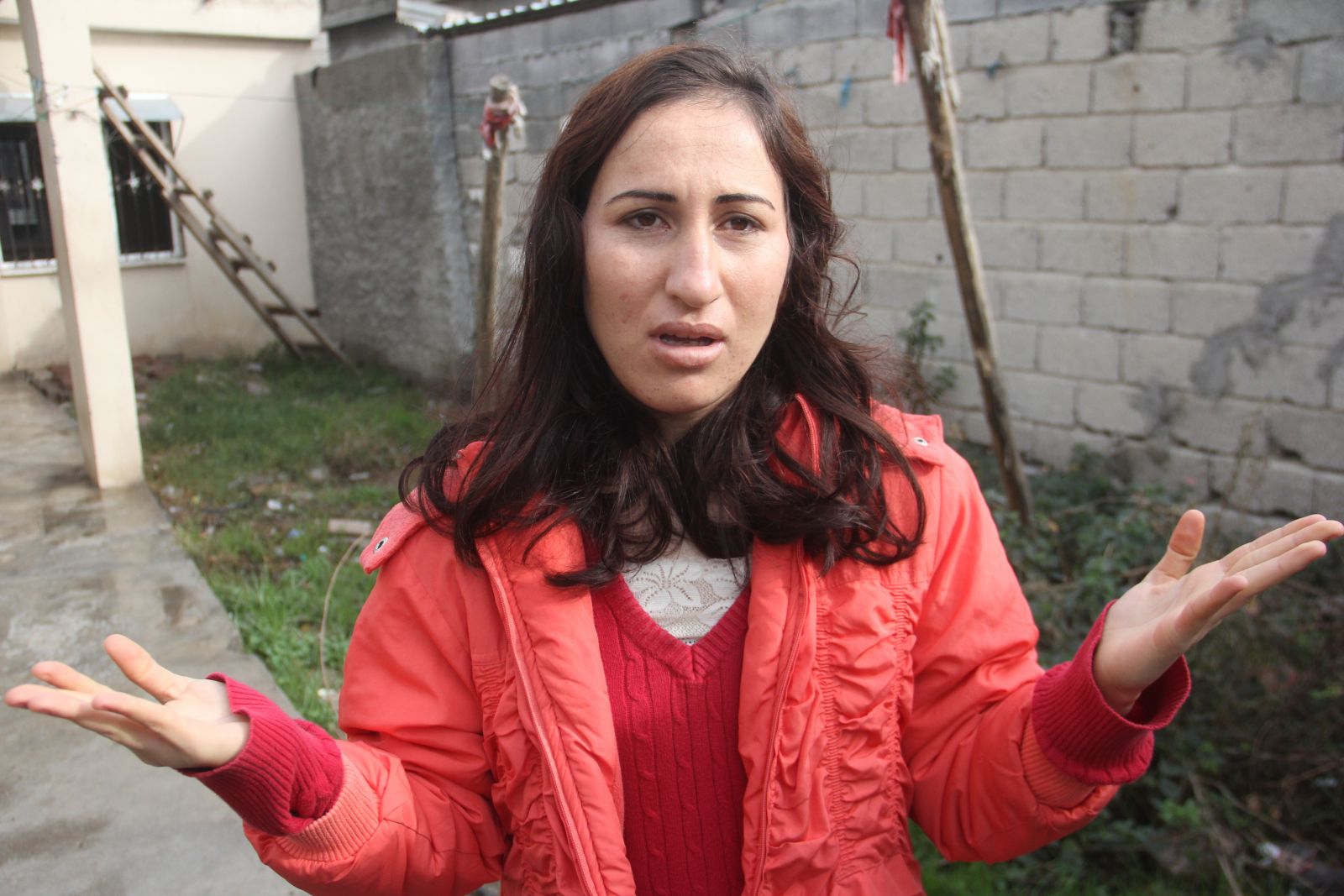 Doğuştan kalça çıkığı olan genç kızın yardım çığlığı