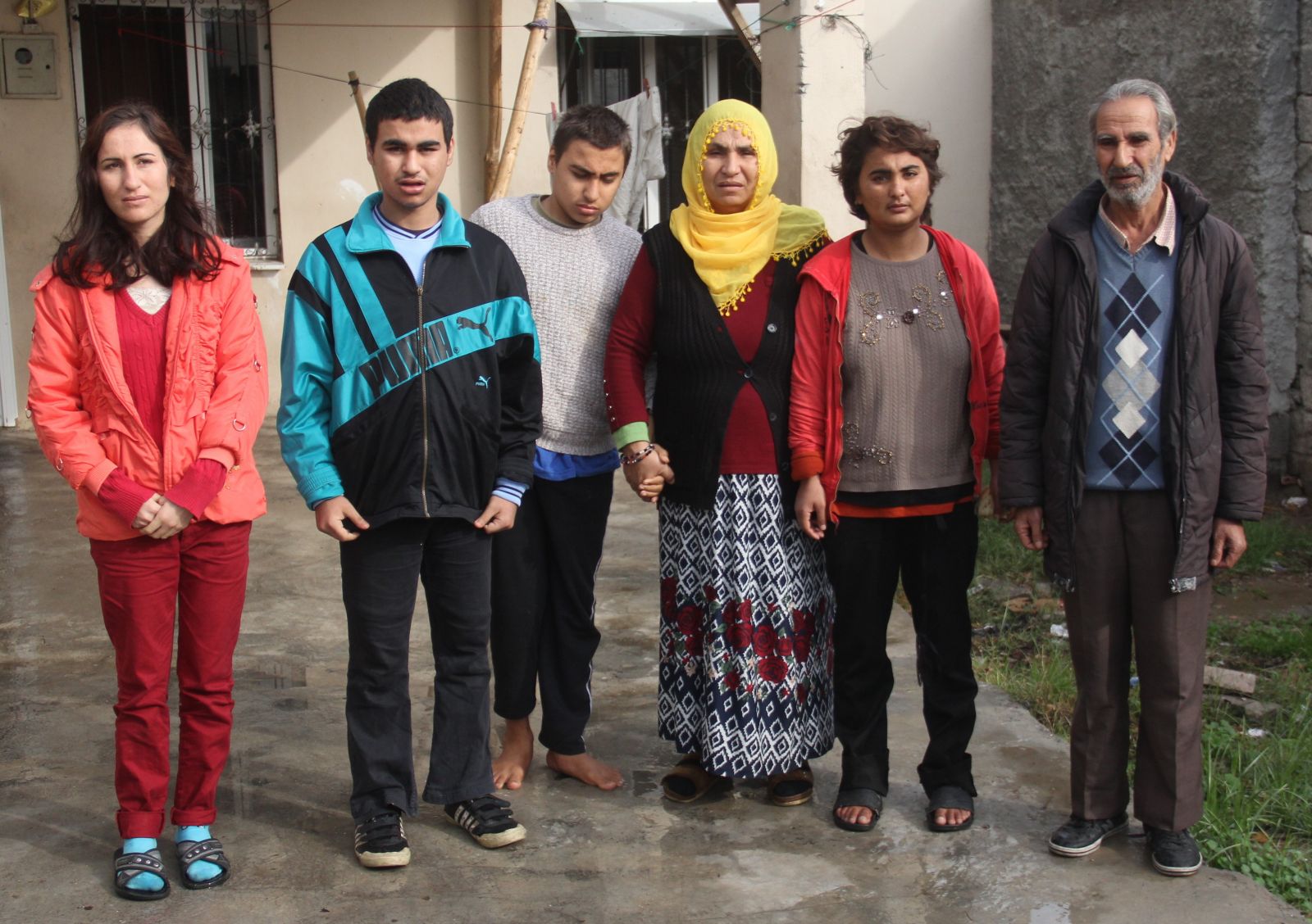 Doğuştan kalça çıkığı olan genç kızın yardım çığlığı