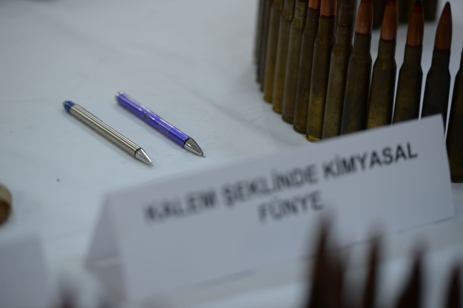 Mardin'de kalem şeklinde 8 kimyasal fünye ele geçirildi