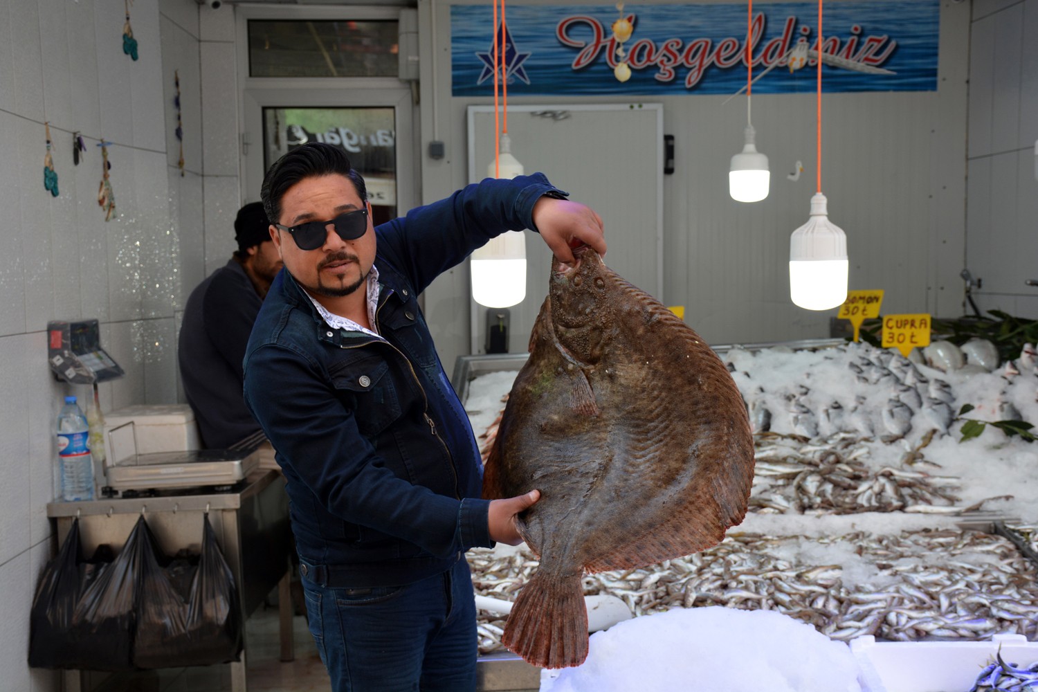 Kalkan balığının fiyatı dudak uçuklatıyor