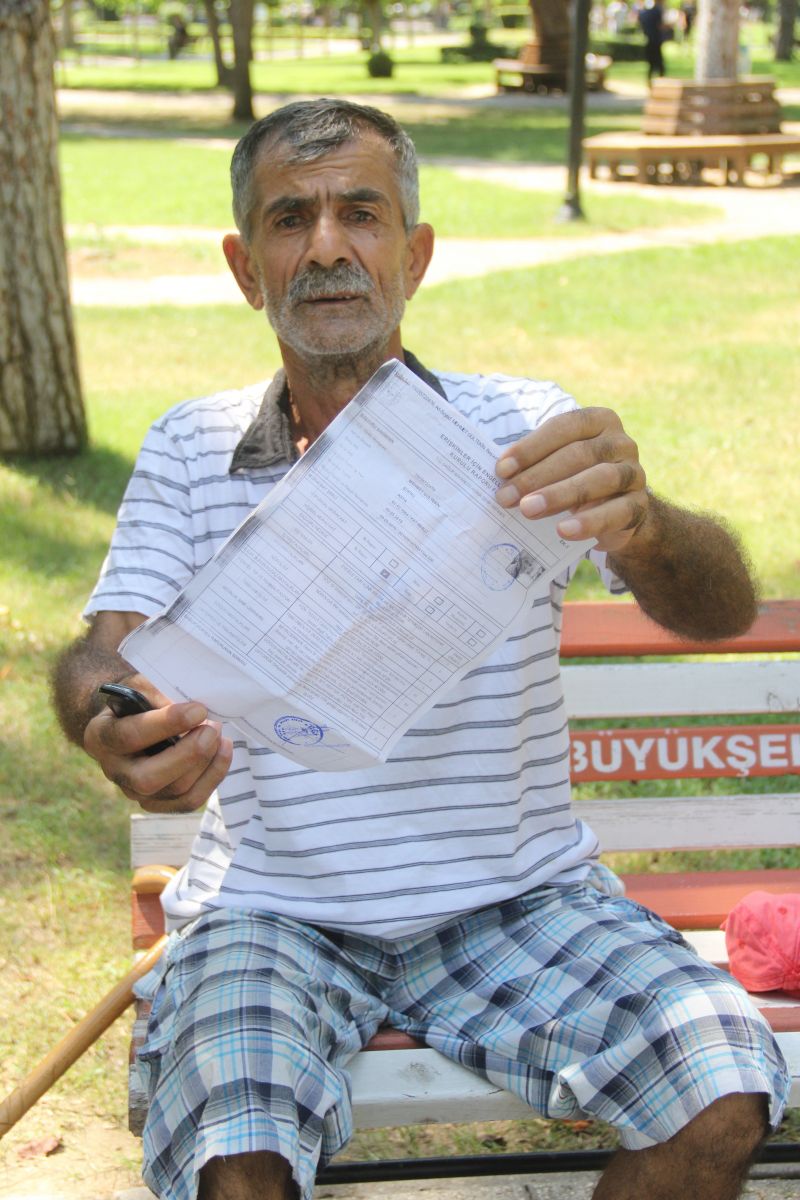 Kanser hastası adamı karısı terk etti