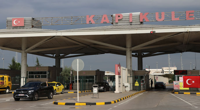 Kapıkule'de 'sılaya yolculuk' yoğunluğu