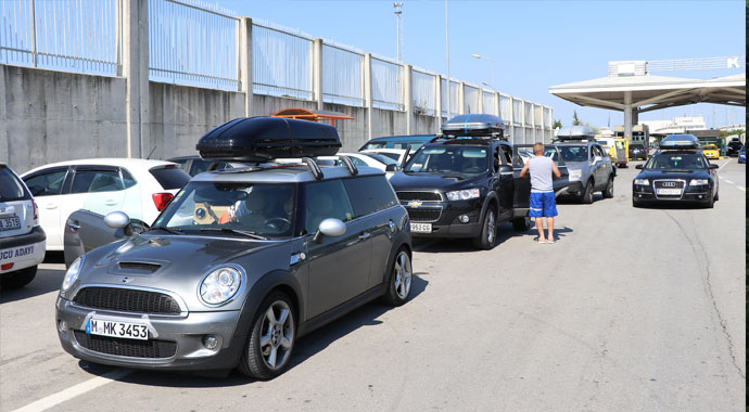 Kapıkule'de gurbetçi yoğunluğu