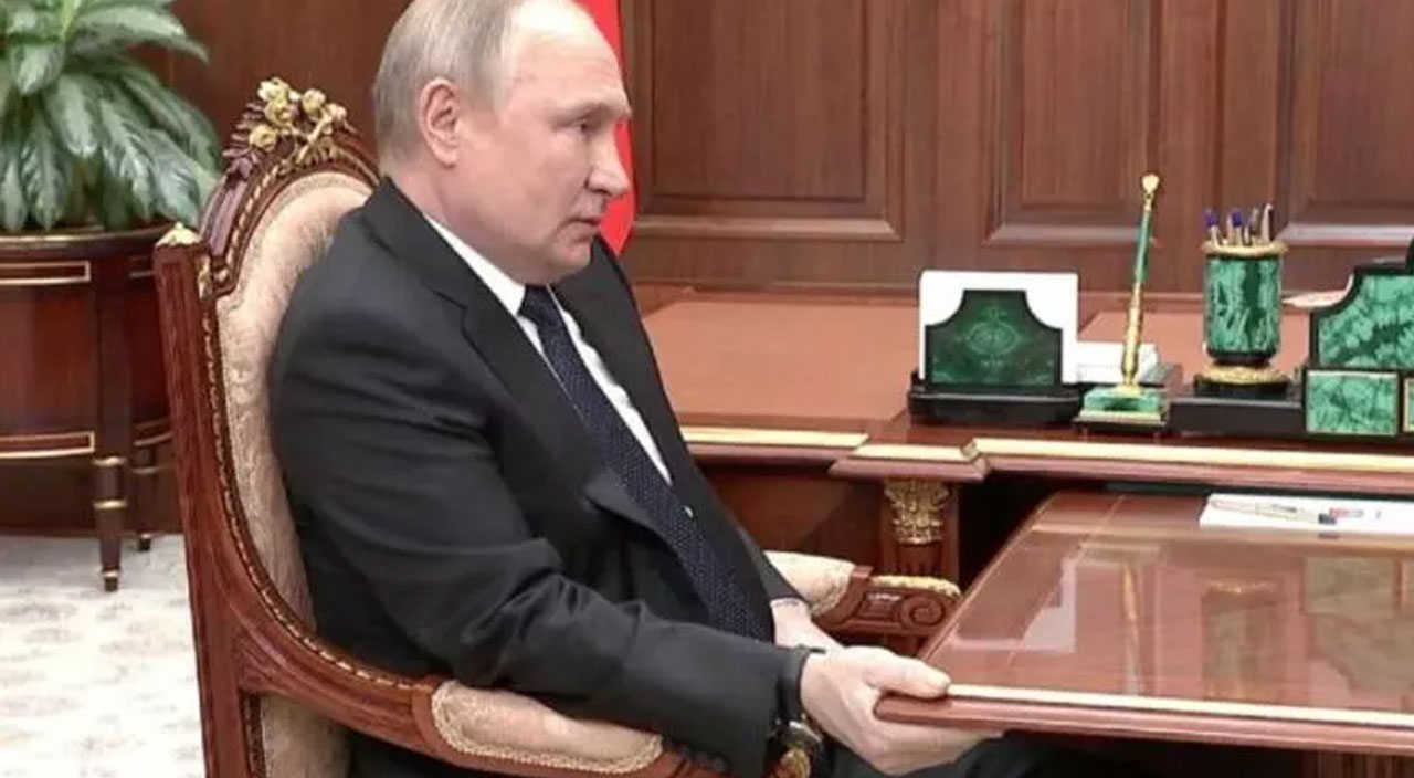 Kritik toplantı süresiz olarak ertelendi! Putin’in ‘aniden rahatsızlandı’ iddiası gündeme bomba gibi düştü Kritik toplantı süresiz olarak ertelendi! Putin’in ‘aniden rahatsızlandı’ iddiası gündeme bomba gibi düştü