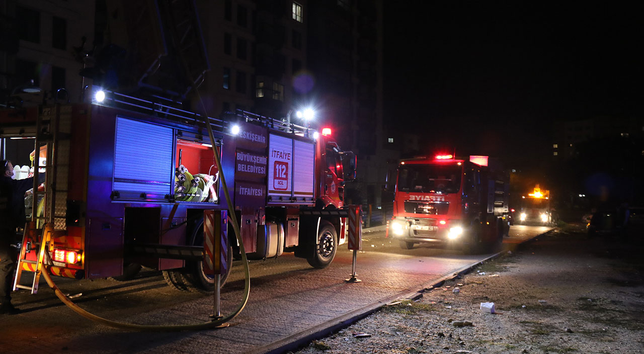 İşten kovulan kapıcı, su vanasını kapatıp binayı ateşe verdi