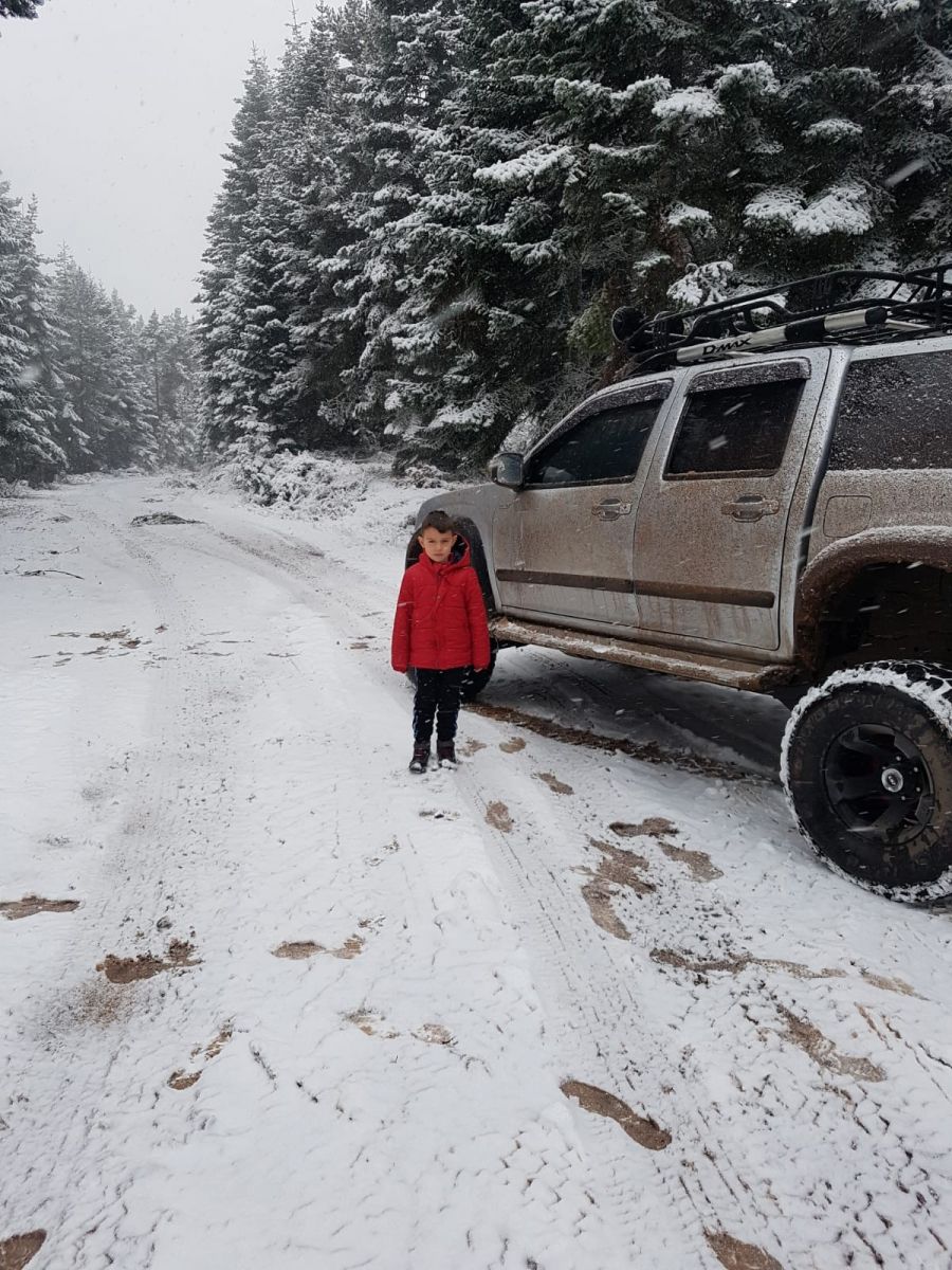 Kızılcahamam'a mevsimin ilk karı yağdı