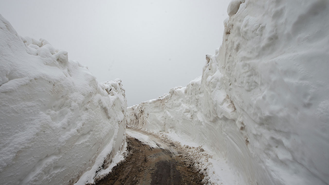 Mayıs ayında karla mücadele: Ekipler harekete geçti