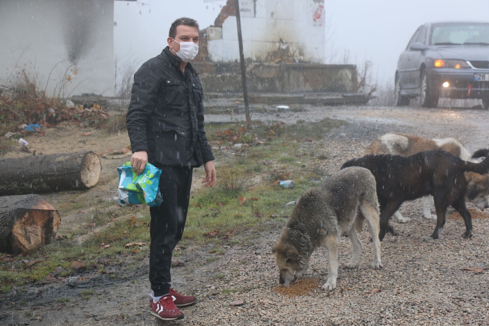 Kar yağışı başladı, vatandaşlar telefonlara koştu